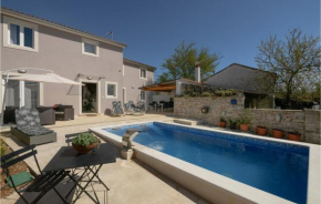 Stunning Home In Fradelani With Wifi
